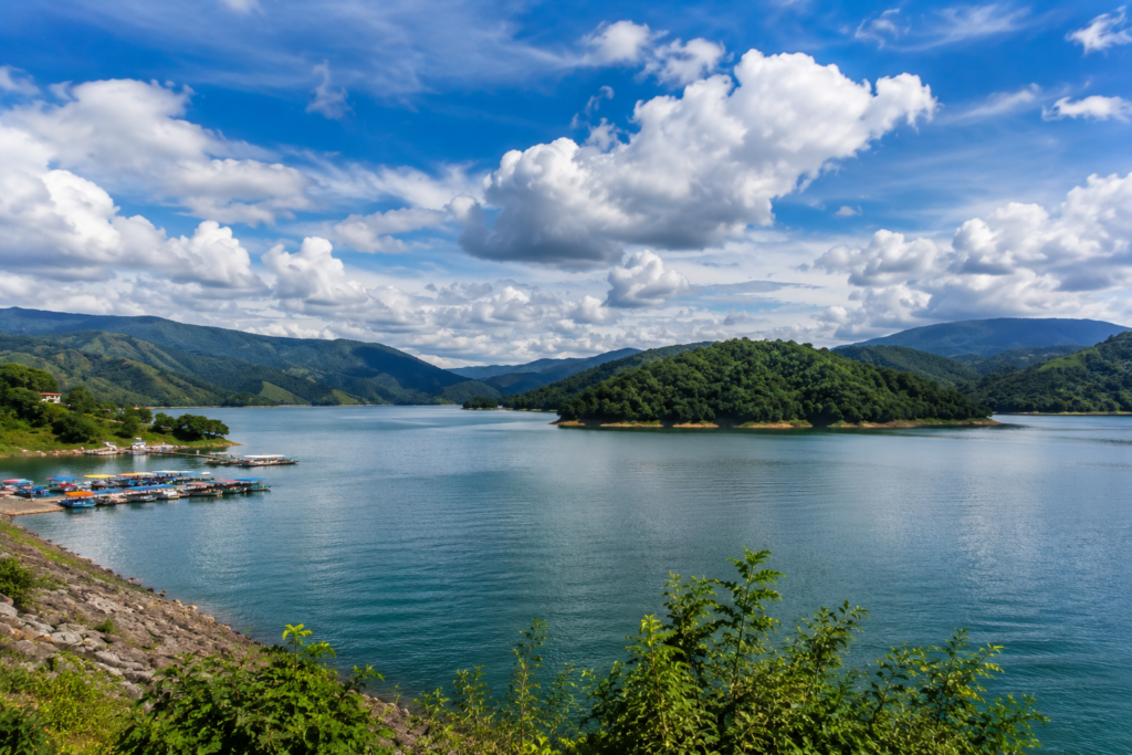 Umiam Lake sightseeing near Shillong